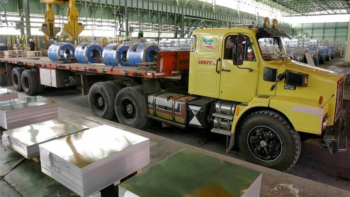 ثبت رکورد حمل ۴۷۴۱۴ تن محصولات فولاد مبارکه به مقصد مشتریان