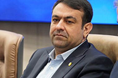 بازدید سخنگوی دولت از غرفه بانک ملی ایران در سی و ششمین نمایشگاه کتاب