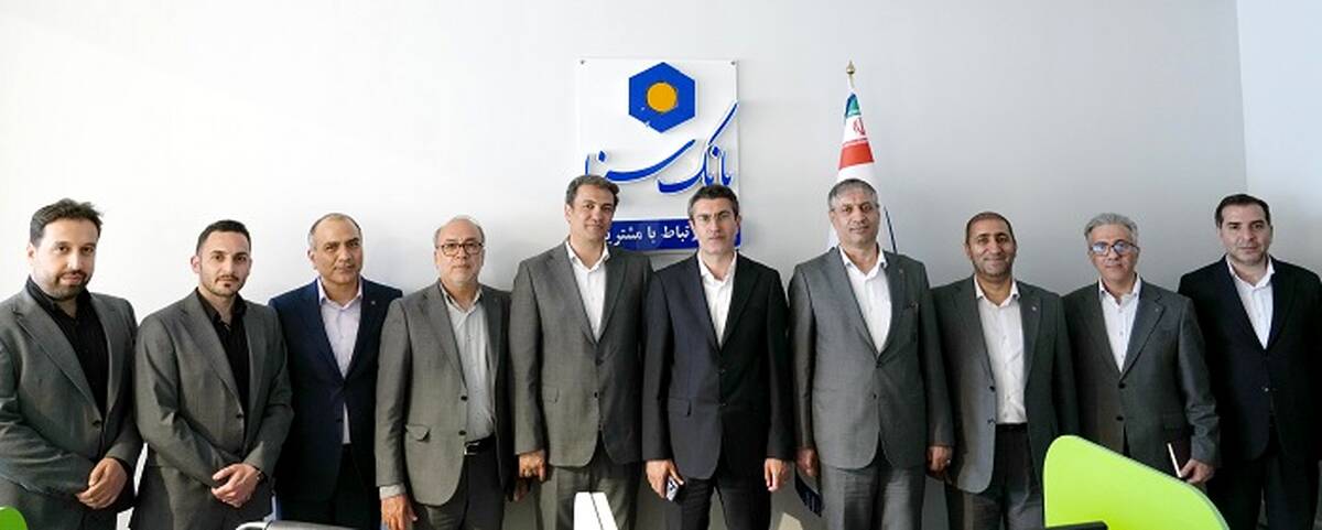 بازدید مدیرعامل بانک سینا از مرکز ارتباط مشتریان؛ تأکید بر تقویت سرمایه انسانی و ارتقای کیفیت پاسخگویی