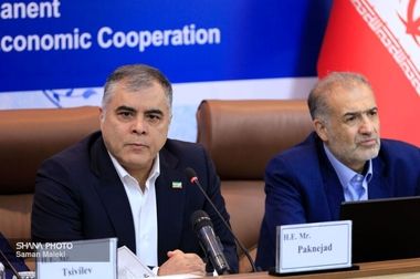 به آب‌اندازی شناور چندمنظوره سوخت‌رسان ساخت کشتی‌سازی اروندان