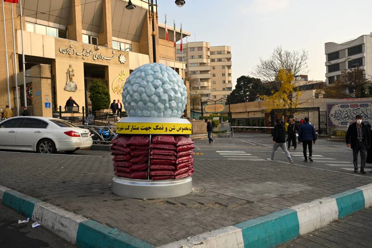 رونمایی از دومین سازه جانمایی کیسه های شن با طرح گلوله برفی در منطقه یک