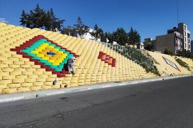 تار و پود مقاومت در دستان بانوان منطقه2 / میدان صنعت مظهر پیوند ناگسستنی هنر، معنویت و مقاومت