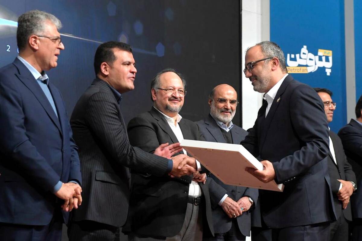 پتروفن، پلتفرم نوآوری صنعت پتروشیمی ایران/ شریعتمداری: تبدیل ایده به محصول لازمه بقای صنعت است/ برترین‌های نوآوری در صنعت پتروشیمی در سال ۱۴۰۴ معرفی شدند
