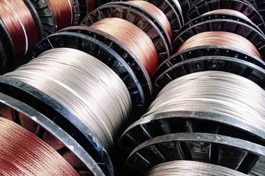 درخشش نام «ومعادن» در گروه سرمایه‌گذاری‌های مالی؛ رتبه نخست شاخص فروش برای سومین سال پیاپی به «ومعادن» رسید