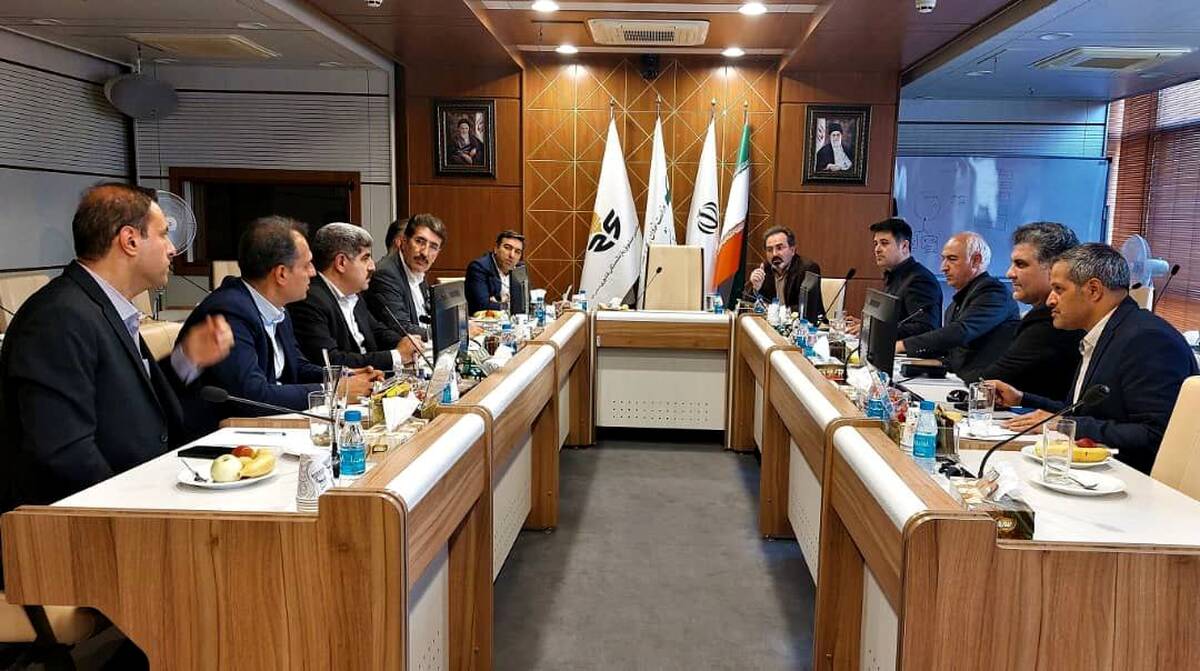 در نشست تخصصی مدیران عامل هلدینگ صباانرژی و بانک توسعه تعاون مطرح شد / استفاده از ظرفیت‌های بانک توسعه تعاون برای تامین مالی پروژه‌های هلدینگ صباانرژی