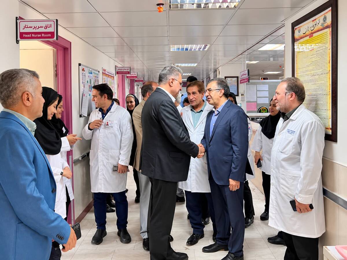 تجلیل مدیر سرمایه انسانی گروه صنایع پتروشیمی خلیج فارس از پرستاران بیمارستان فوق‌تخصصی صنعت نفت تهران