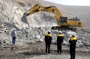 برگزاری مراسم کاشت نهال توسط مدیر عامل شرکت سنگ آهن مرکزی