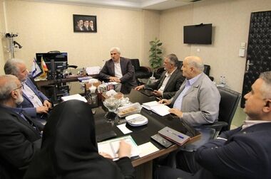 گپ و گفت سرپرست بانک سرمایه با همکاران شعبه کریمخان